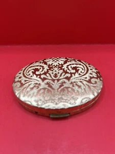 Vintage Gold Lame Pattern Avon Makeup Compact Powder Looks Unused - Picture 1 of 7