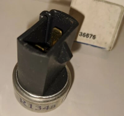 A/C Clutch Cycle Switch-Pressure Switch carquest 36676 207887 - Image 1 of 4