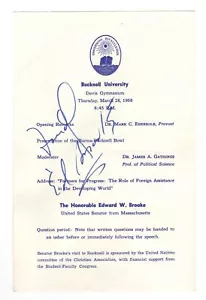 Messa del senatore afroamericano Edward W. Brooke. Volantino firmato Bucknell 1968 - Foto 1 di 2