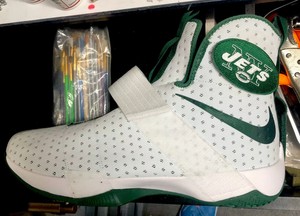 Nike LeBron Soldier 10 Men's Sneakers 