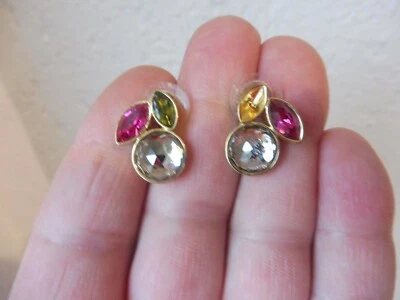 schöne Ohrringe ,Ohrstecker , Swarovski , vergoldet mit geschliffenen Steinen - Bild 1 von 3