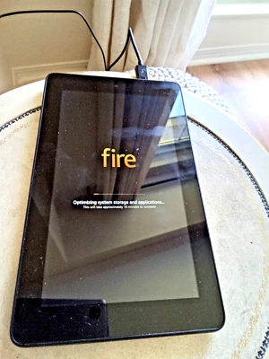 Tablet Amazon Kindle Fire HD 7 5ª Generación 8 GB Wi-Fi 7" Negra SV98LN  Foto 1 de 4