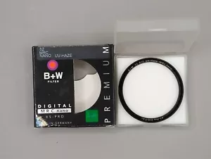 B+W 52m UV Haze Protective Filter XS Pro - Picture 1 of 3
