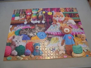 Buffalo Games 750 Piezas Puzzle Crochet Gatitos Completo Con Póster - Imagen 1 de 8