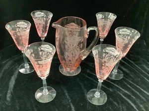 Jarra de agua rosa grabada Tiffen Flandes con seis vasos - Imagen 1 de 8