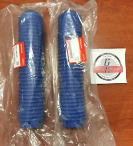 NOS Honda CR125R CR250R CR500R 1985 1986 1987 FRONT FORK BOOTS 51611-KA4-831 H61 - Picture 1 of 4