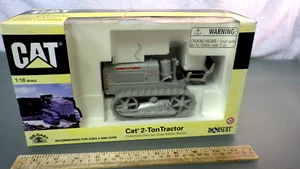 Vtg 1998 NORSCOT 1/16 Caterpillar CAT 2-Ton Crawler Tractor in Box New Old NIB - Picture 1 of 9