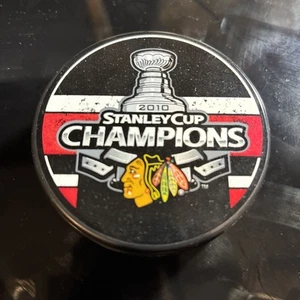 2013 CHICAGO BLACKHAWKS STANLEY CUP CHAMPIONS PUCK Gift Souvenir Collectible NHL - Picture 1 of 4