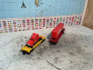 Lionel Modern Era -  SET -  2 Transporter Flat freight cars   027 - Picture 1 of 16