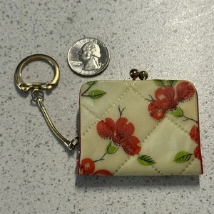 Vintage 1960s Japan White Red Floral Print Plastic Kiss Lock Coin Purse Keychain - Picture 1 of 5