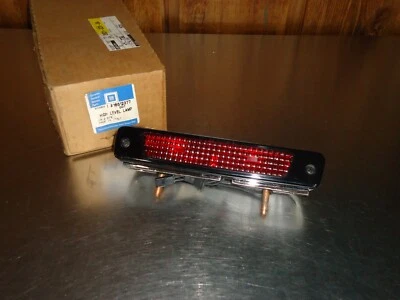 全新 NOS GM 第 3 刹车灯 铬 16512377 1989 - 1995 别克 Century — 第 1/3 张图片