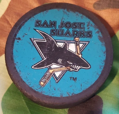 SAN JOSE SHARKS NHL VINTAGE LICENSED PUCK INGLASCO VEGUM MFG. MADE IN SLOVAKIA Cover