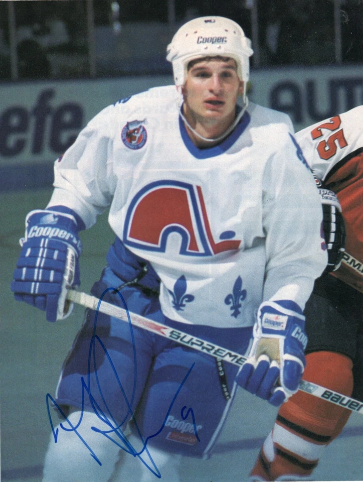 Página de revista Mike Ricci Quebec Nordiques autografiada 8 x 11 Foto 1 de 1