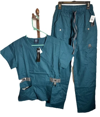 Medgear Women's  Scrub Set Size XS NWT - Image 1 of 4