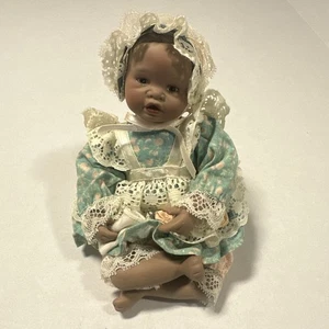 Bebé niña de porcelana coleccionable vintage Daniel The Yolanda Bella 7552 ZF - Imagen 1 de 9