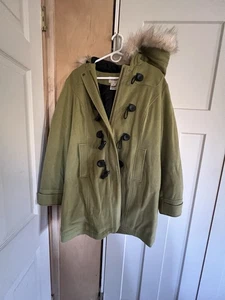LL Bean Womens M Petite Duffle Coat Hooded Toggle Closure Wool Lined Green - Picture 1 of 4