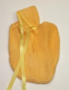 Vintage 1950s Untagged Yellow Soft BABY BUNTING For 8" Baby Doll GINNETTE - Bild 1 von 3