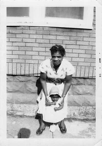 ORIGINAL Vintage Afroamerikanische Mode Mama & Baby Fund Schnappschuss Foto - Bild 1 von 2
