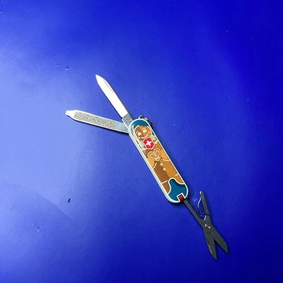 Navaja suiza Victorinox Classic SD 2019 edición limitada Gingerbread Love Foto 1 de 4