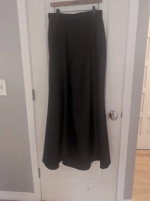 Maxi Falda Tadashi Negra Satinada Talla EE. UU. 12 Formal Noche Cóctel HOCO Baile de graduación  Foto 1 de 4