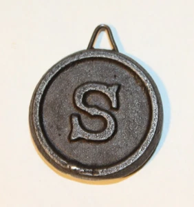 ANTIQUE SESSIONS CLOCK CO. “S” CAST IRON PENDULUM BOB FOR MANTEL CLOCK, 1 5/8 IN - Picture 1 of 4