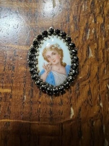 Vintage Cameo Porcelain Portrait Brooch - Picture 1 of 3