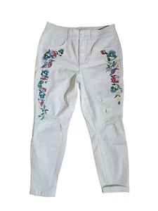 Melissa McCarthy Seven7 White Crop Embroidered Pencil Jeans sz 8 Distressed EUC - Picture 1 of 9