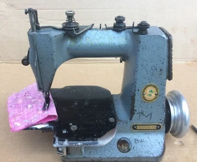 Vintage Singer 240K13 Industrial chainstitch sewing machine head - Image 1 of 4