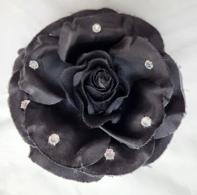 Flor Negra Vintage CASA BLANCA MERCADO NEGRO con Estrás 5.5" Pin/Clip para el Pelo Foto 1 de 2
