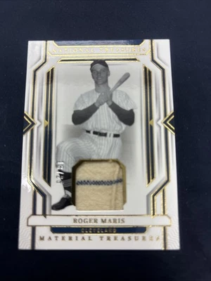 Camiseta 2024 National Treasures Material Treasures Roger Maris /25 251135 - Imagem 1 de 2