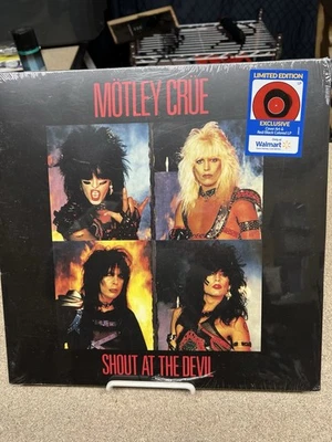 Motley Crue Shout At The Devil    DEF LEOPARD KISS SCORPIONS  DOKKEN Foto 1 de 3