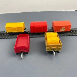 Thomas the Tank Engine Revolution Trucks Paquete de vagones mixtos franqueo gratuito - Imagen 1 de 10