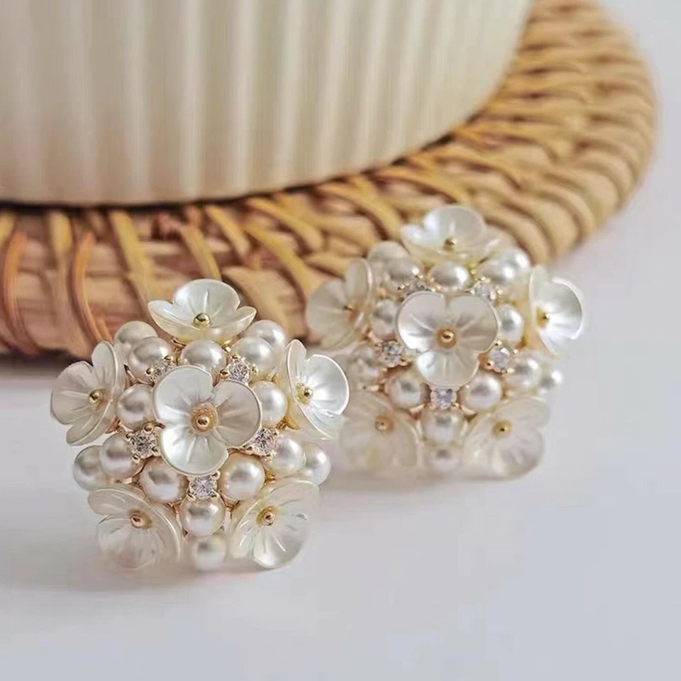 18k yellow gold 925 silver stud simulated diamond pearl flower blossom earrings Foto 1 de 4
