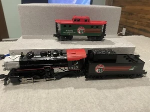 Lionel ~ 6-84787. Santa Freight Christmas Set With Lion, Chief And Bluetooth. ￼ - Picture 1 of 12