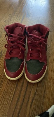 Talla 6 - Air Jordan 1 Mid Reverse Banned Foto 1 de 4