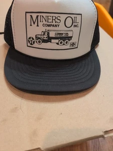Sombrero de camionero vintage de malla de espuma Snapback publicidad de aceite "Miners oil Company" - Imagen 1 de 7