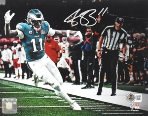 AJ Brown Autographed Philadelphia Eagles 8x10 Spotlight Photo - Beckett W Holo - Picture 1 of 2