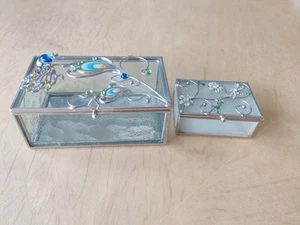 2 Glass Floral Trinket Boxes With Mirrored Base - Picture 1 of 3