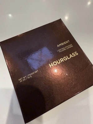 HOURGLASS Ambient Lighting Powder - RADIANT LIGHT - 10g - RRP £52 - Image 1 of 3
