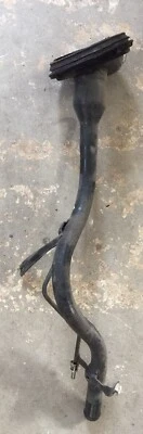 Nissan Pathfinder 2006 cuello de gasolina Foto 1 de 4