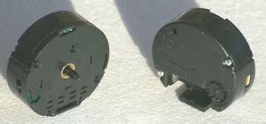 UTS GERMAN ROUND QUARTZ CARRIAGE CLOCK MOVEMENT inc BATERRY  - 10mm shaft length - Picture 1 of 6