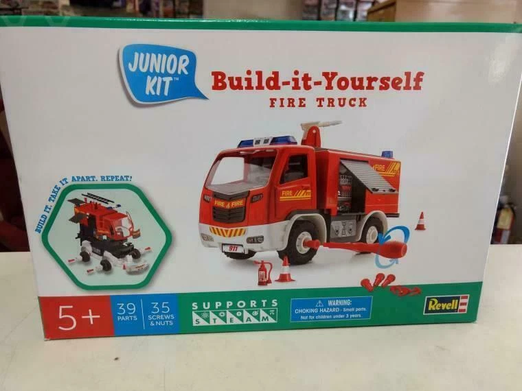 Revell Monogram 1020 Revell Jr Fire Truck 1:20 Scale Plastic Model Kit HH - Image 1 of 1