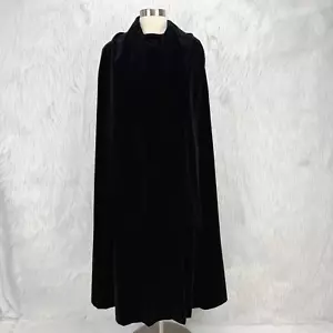 Wellington Fashion VTG Black Velvet Cloak Cape Goth Vampire Witchy EUC Women S/M - Picture 1 of 22