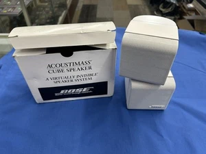 One Bose Acoustimass Cube Speaker Array White New Old Stock - Picture 1 of 7