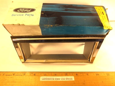 FORD 1984/1986 LTD, MERCURY MARQUIS w.cornering lamps BEZEL (FRONT SIDE LAMP) LH - Image 1 of 4