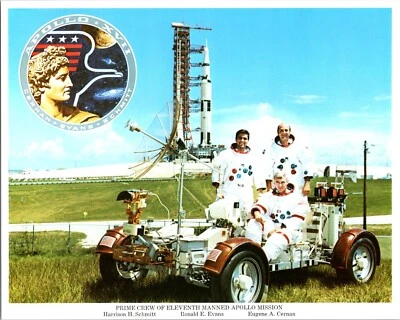 VINTAGE 1973 GIANT POSTCARD  SPACE APOLLO 17 PRIME CREW  EVANS CERMAN SCHMITT  - Bild 1 von 2