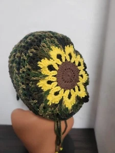 Sombrero holgado camuflaje crochet flor Tam con cordón hecho a mano talla única - Imagen 1 de 11