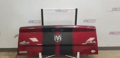 14 DODGE RAM 1500 REAR TAILGATE ASSEMBLY WITH REAR VIEW CAMERA RED BLACK STRIPES Foto 1 de 4