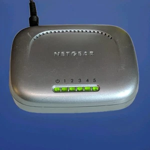 NETGEAR Fast Ethernet Switch 5 Port FS605 - Picture 1 of 2