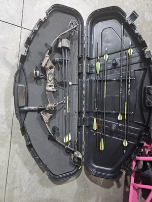 Martin Jaguar Pro Series Right -Hand Compound Bow with Sights, Rest, Stabilizer - Image 1 of 4